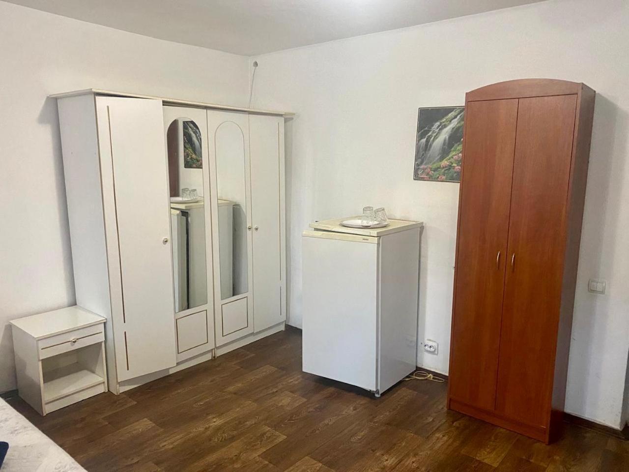 Mini Hotel Vesna Dnipro Exteriör bild