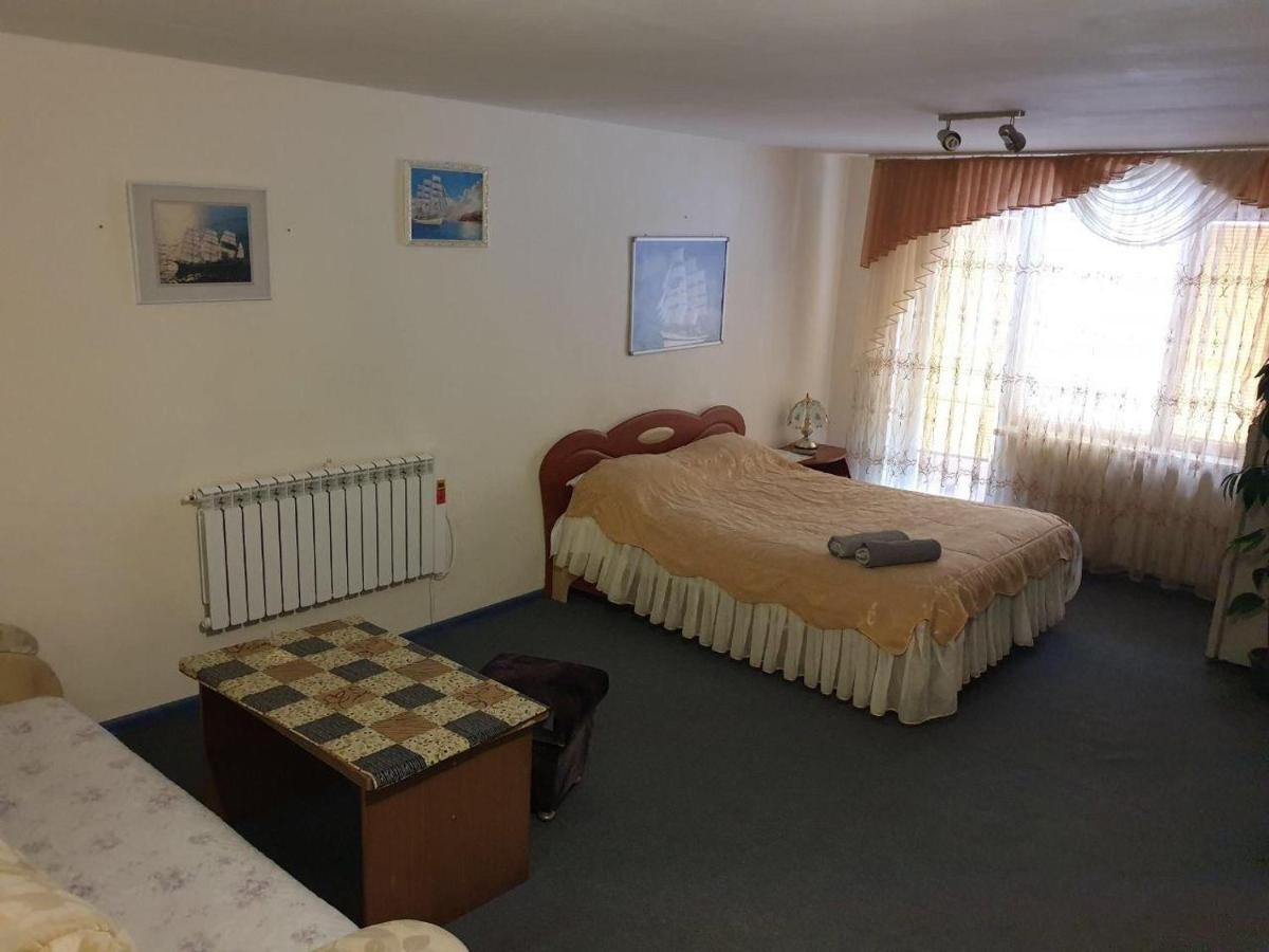 Mini Hotel Vesna Dnipro Exteriör bild